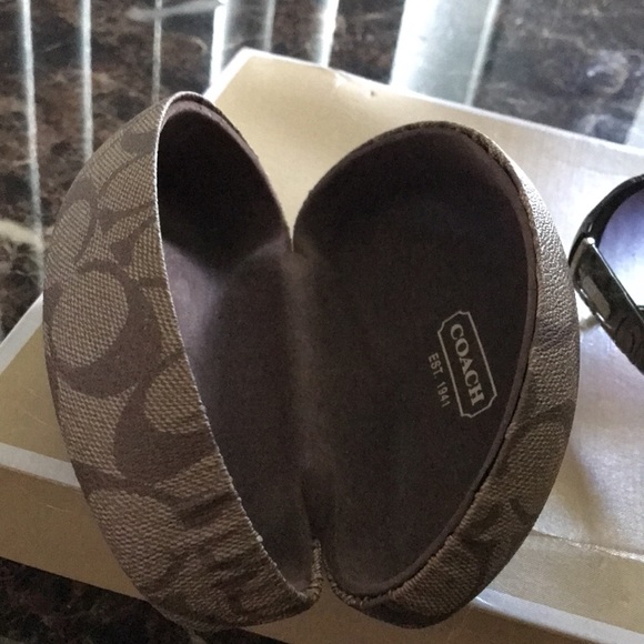 Coach sunglasses with large case - Picture 8 of 10